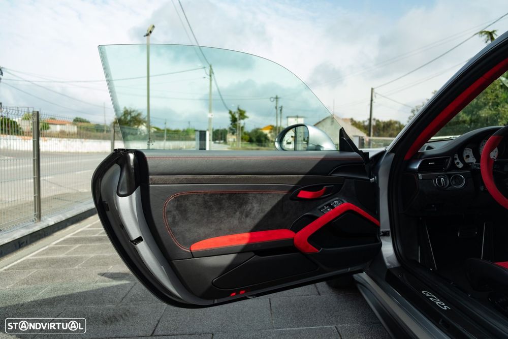 Porsche 911 (991) GT2 RS - 24