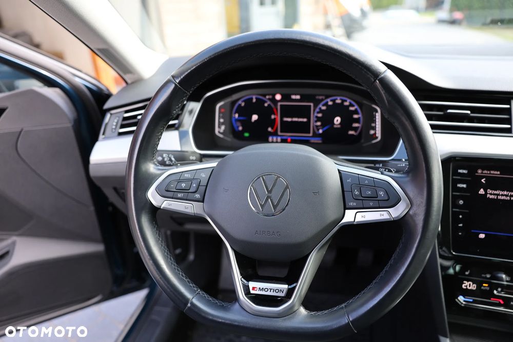 Volkswagen Passat 2.0 TDI SCR DSG 4Motion Elegance - 16