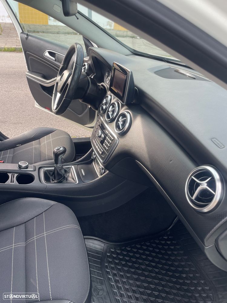 Mercedes-Benz A 180 CDI BlueEFFICIENCY - 14