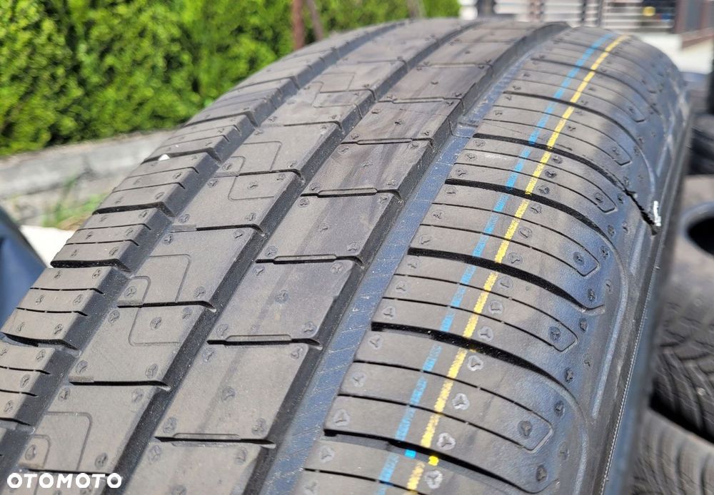 4x Goodyear EfficientGrip Performance 195/60R18 96H L871A - 4