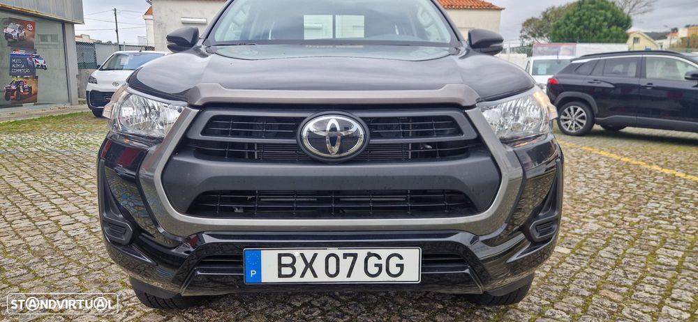 Toyota Hilux 2.4 D-4D 4WD CD CH Aut. - 1