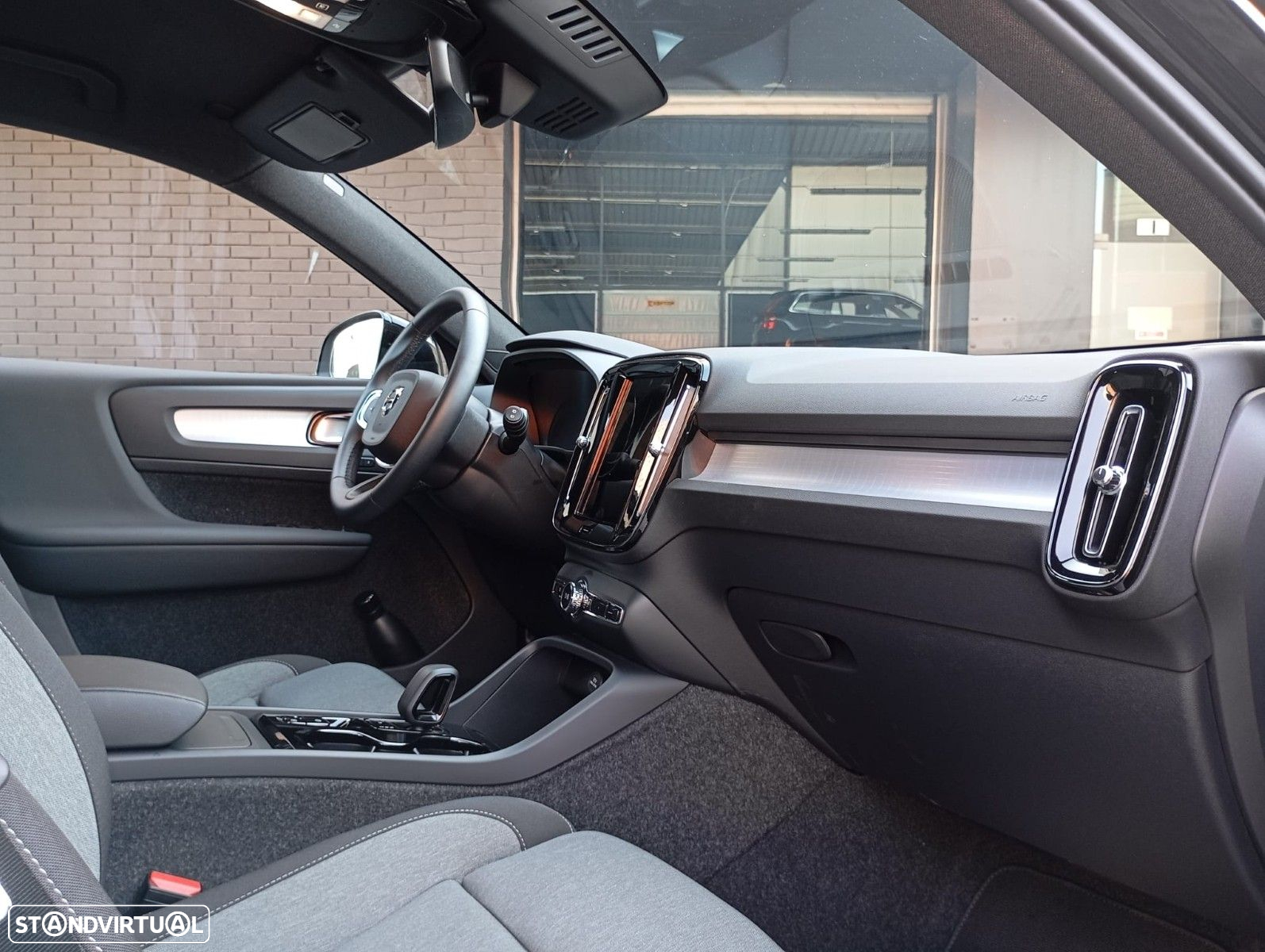 Volvo XC 40 2.0 B3 Black Edition - 3