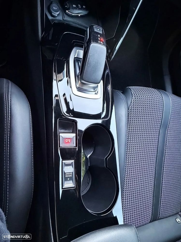 Peugeot e-2008 GT Pack - 21