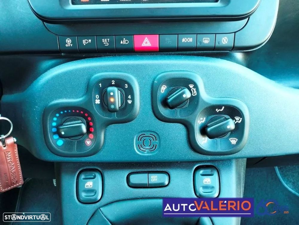 Fiat Panda 1.0 Hybrid City Cross - 24