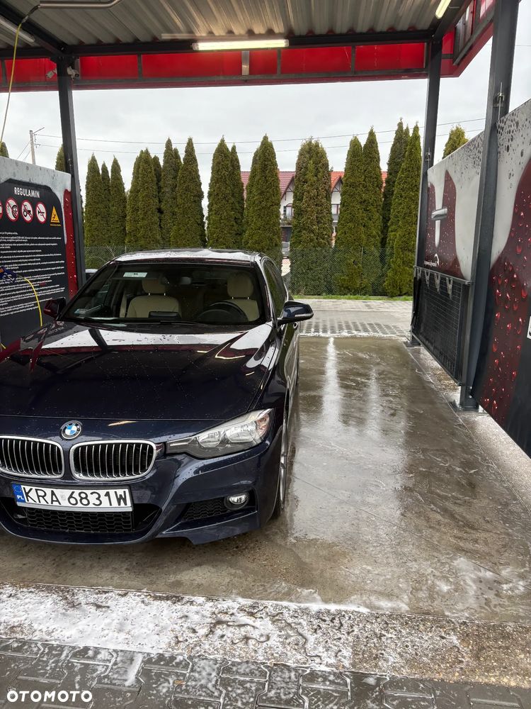 BMW Seria 3 330i - 10