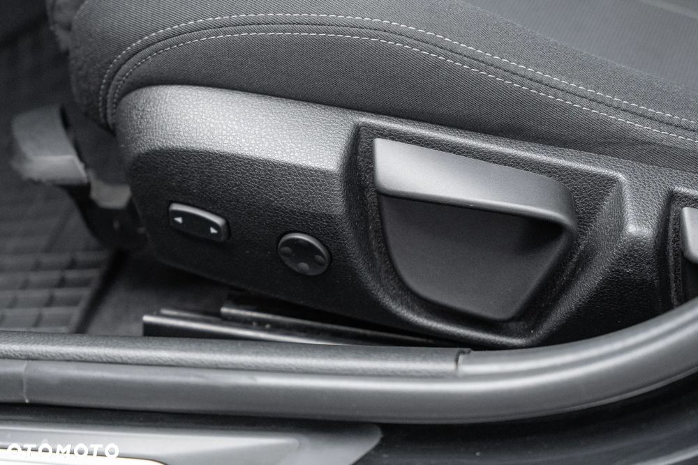 BMW Seria 1 118d Sport Line - 9
