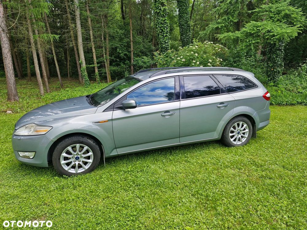 Ford Mondeo 2.0 Ambiente - 2