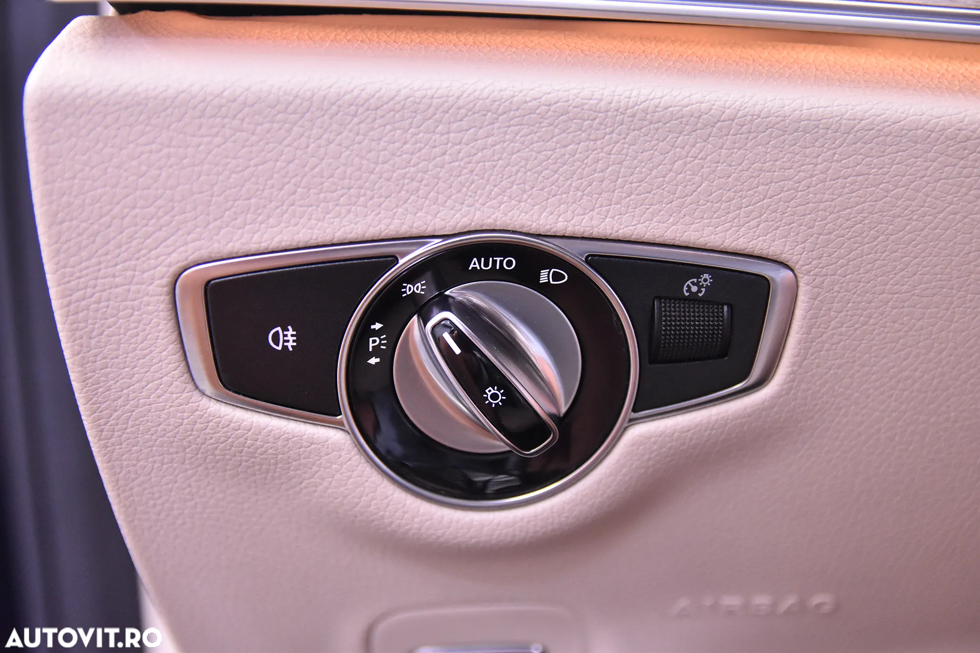 Mercedes-Benz E 400 Coupe 4MATIC Aut. - 16