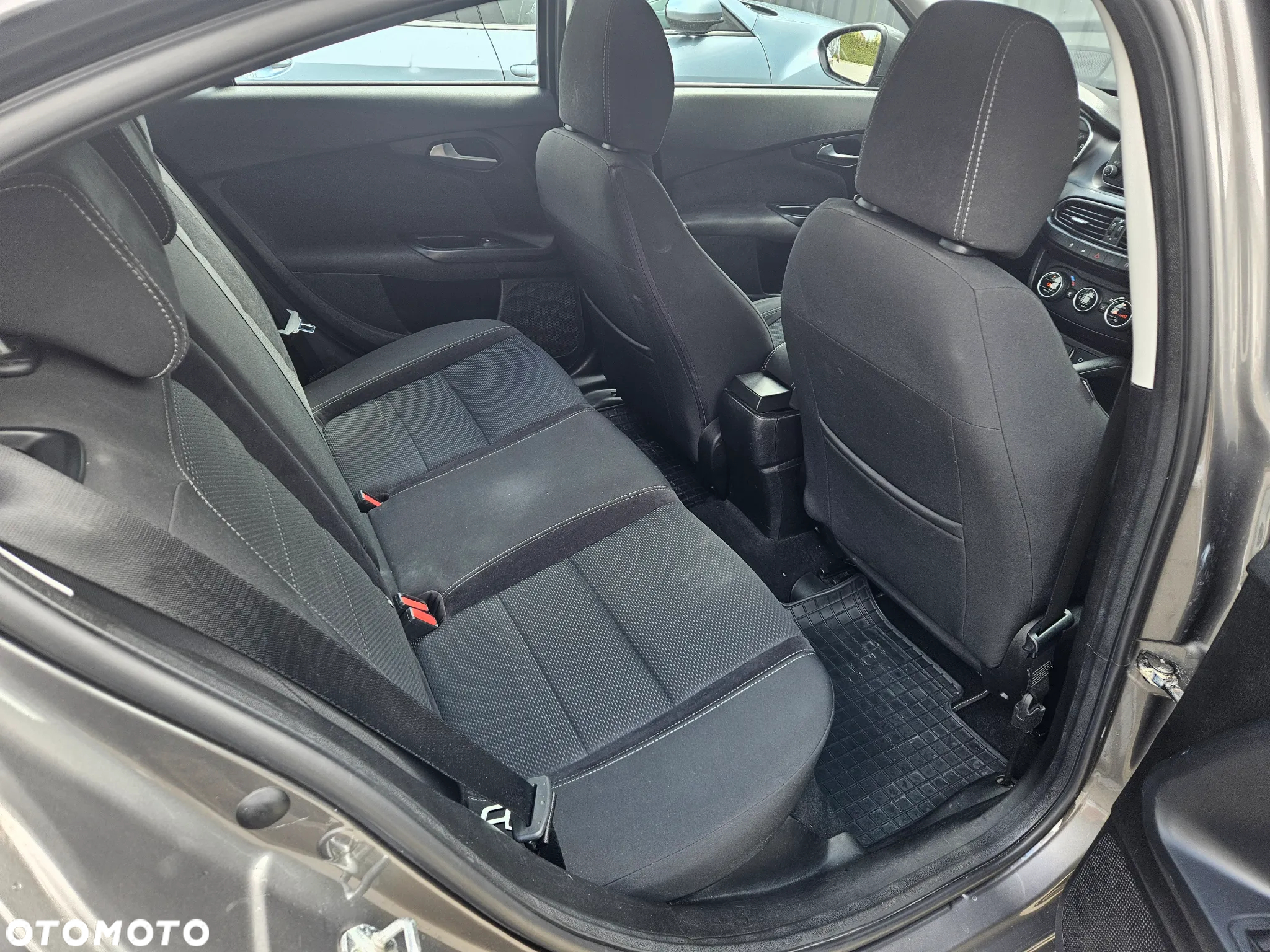 Fiat Tipo 1.6 MultiJet 16v Lounge - 10