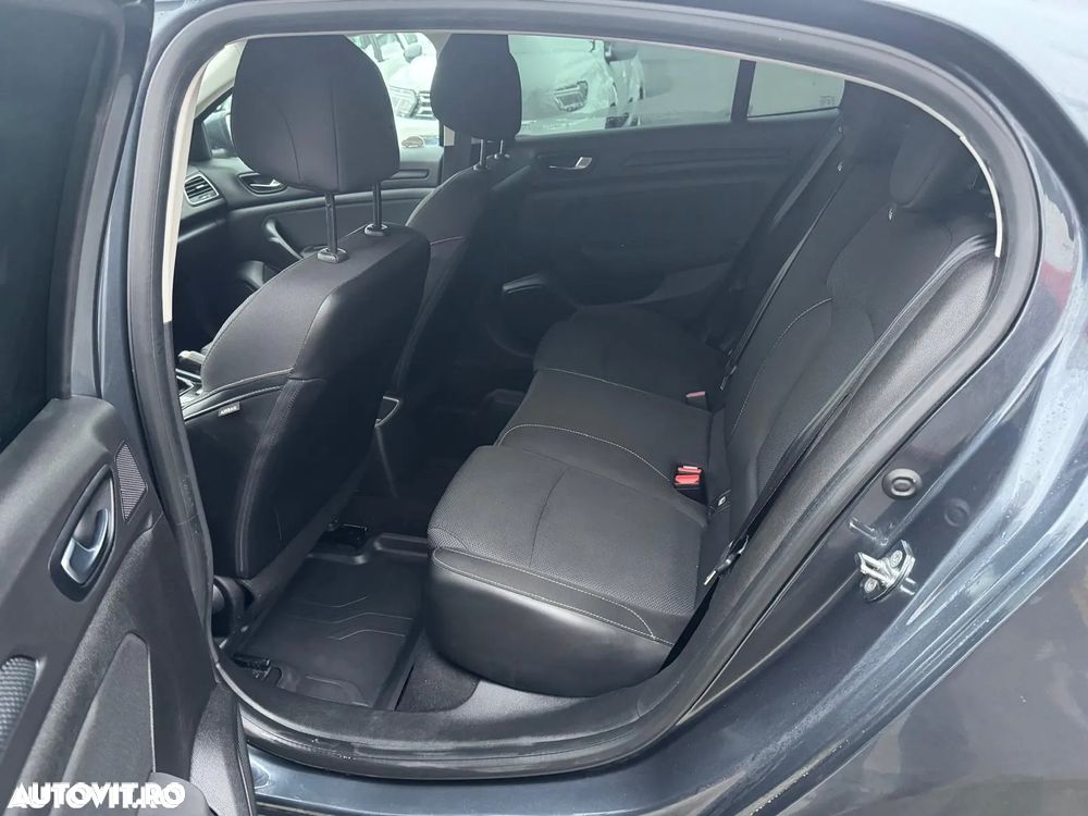 Renault Megane TCe 116 GPF Life - 10