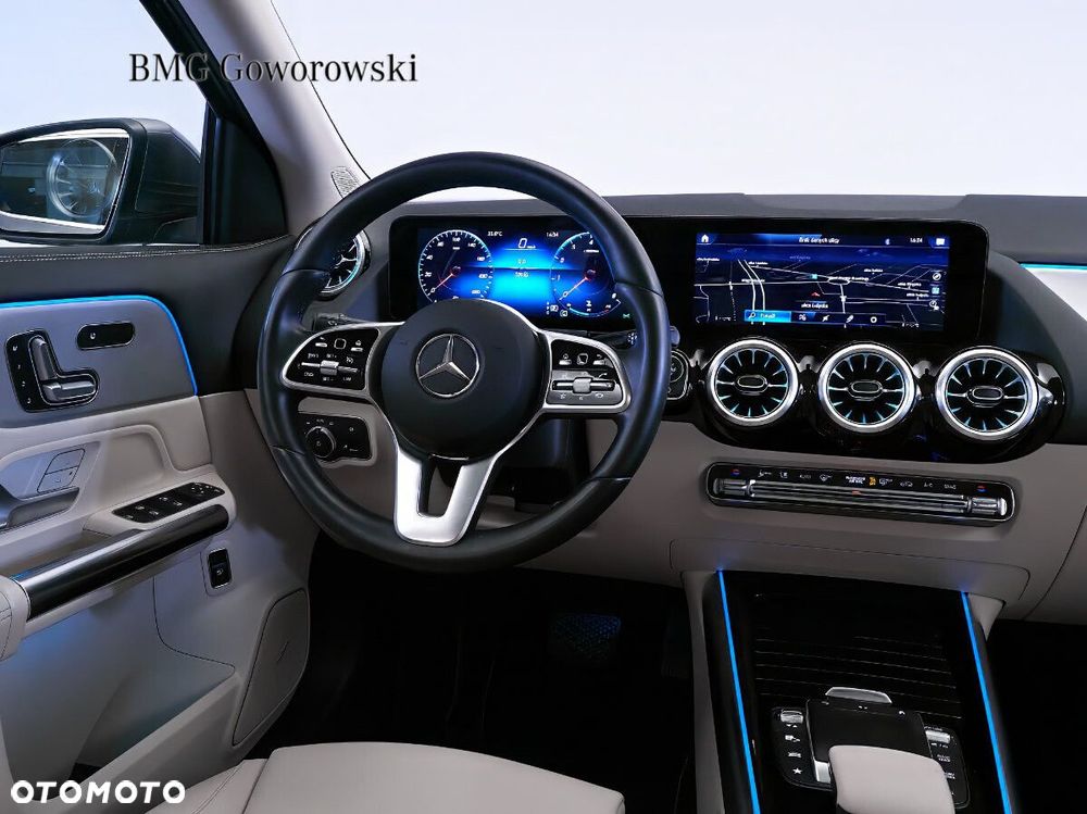 Mercedes-Benz GLA - 17