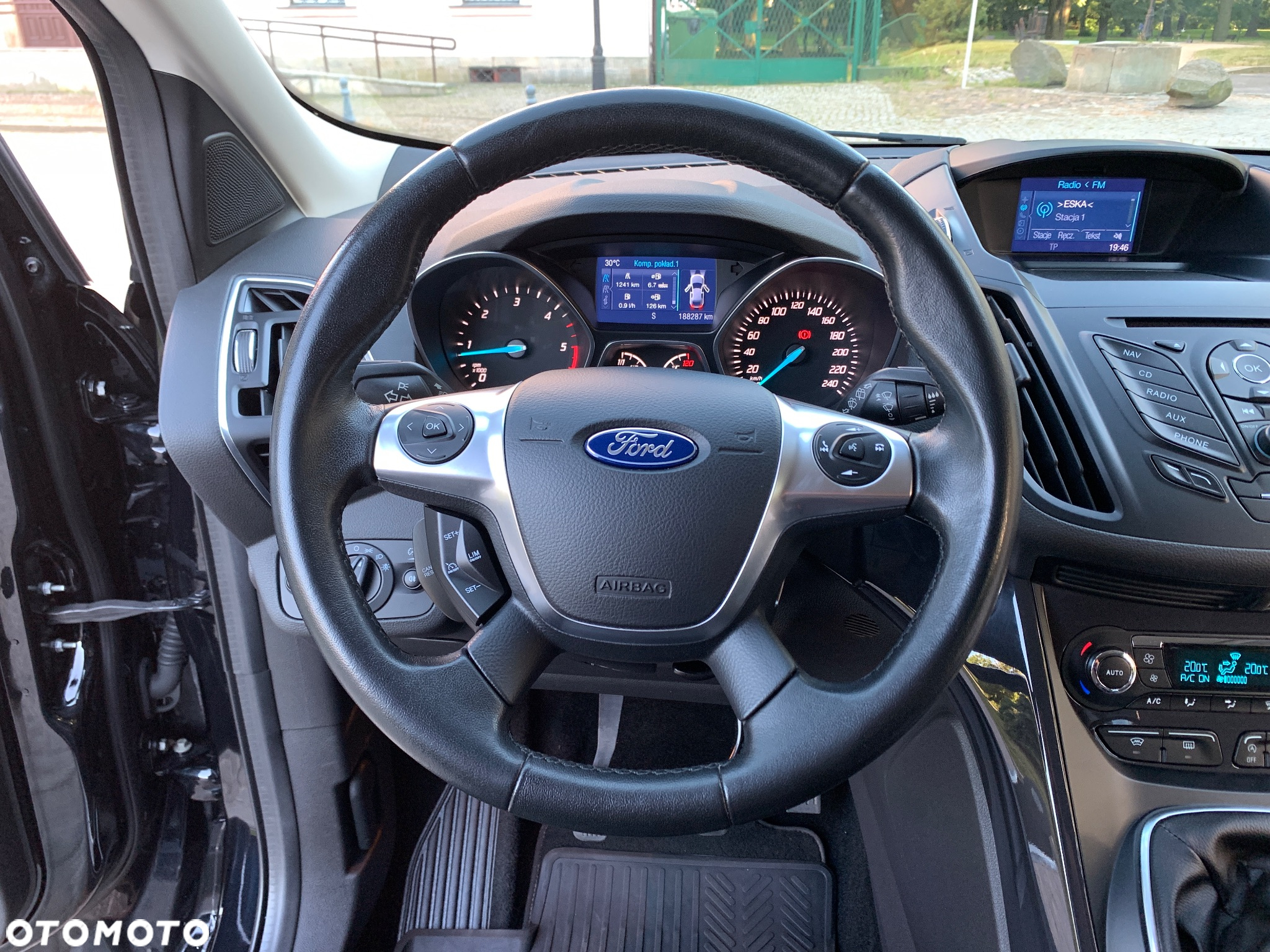Ford Kuga 2.0 TDCi 4x4 Titanium - 32