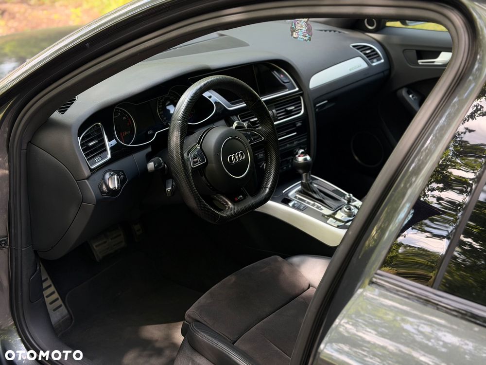 Audi RS4 Avant - 8