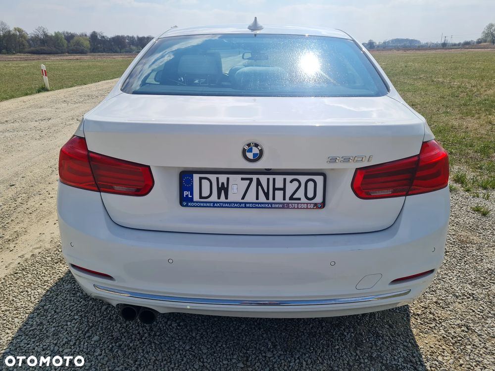 BMW Seria 3 330i Edition Luxury Line Purity - 10