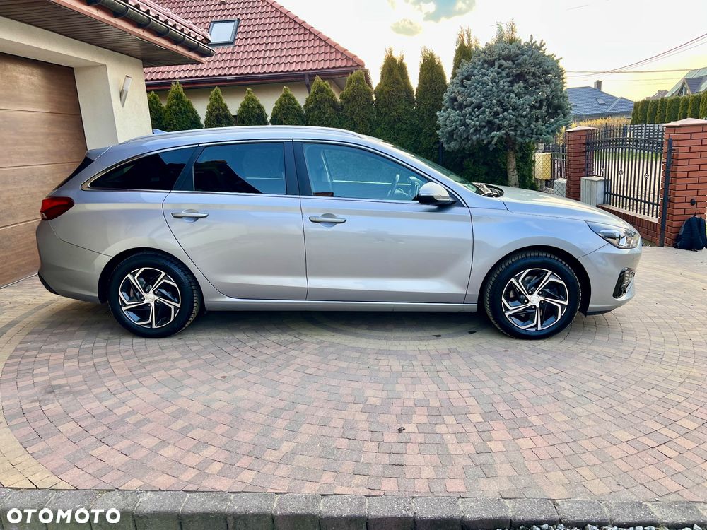 Hyundai i30 1.6 D Comfort - 27