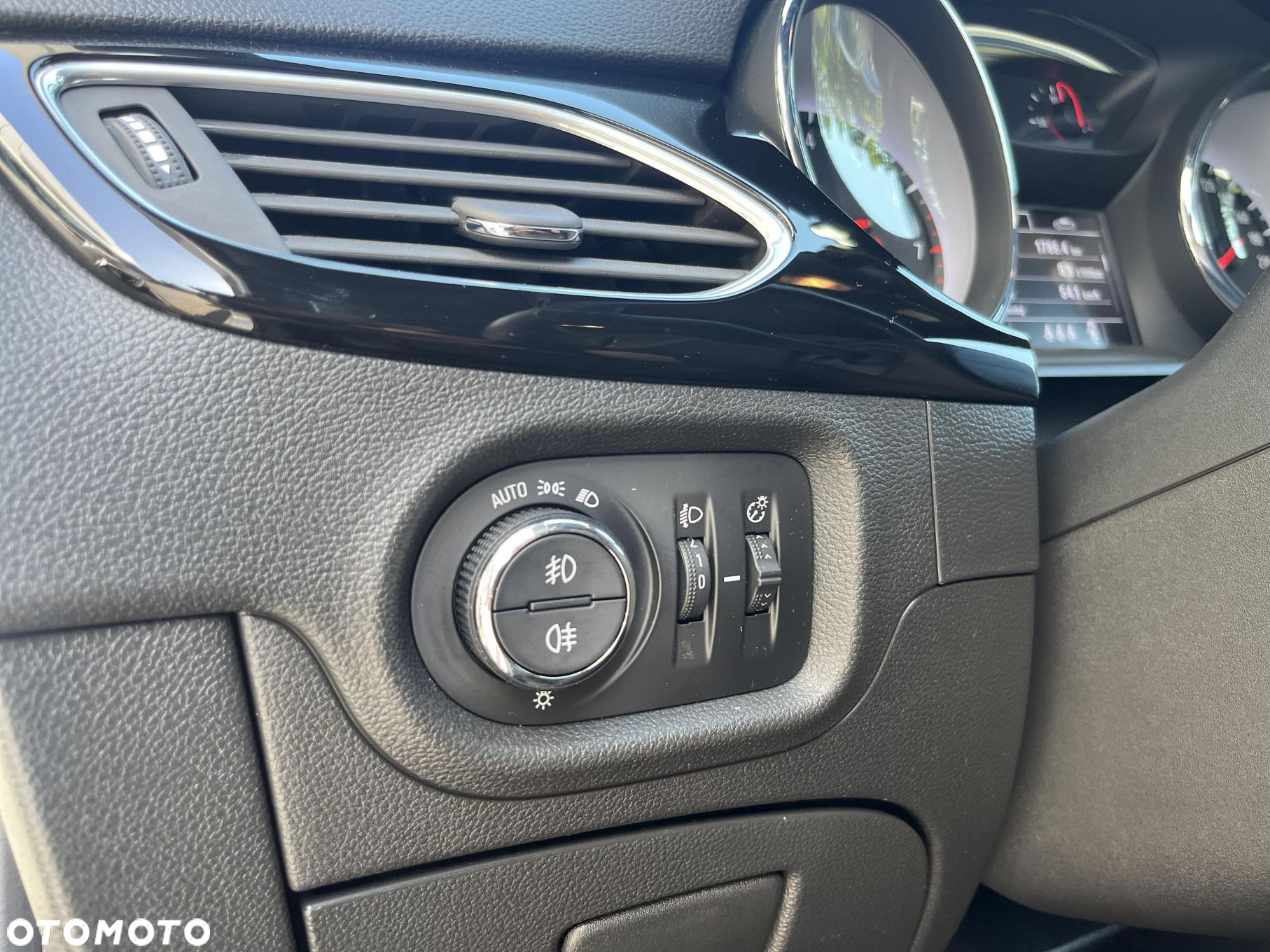 Opel Astra V 1.4 T Dynamic S&S - 28