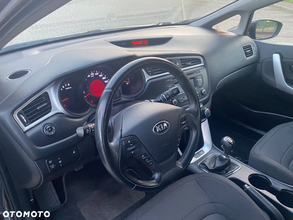 Kia Ceed 1.4 CVVT Attract - 12