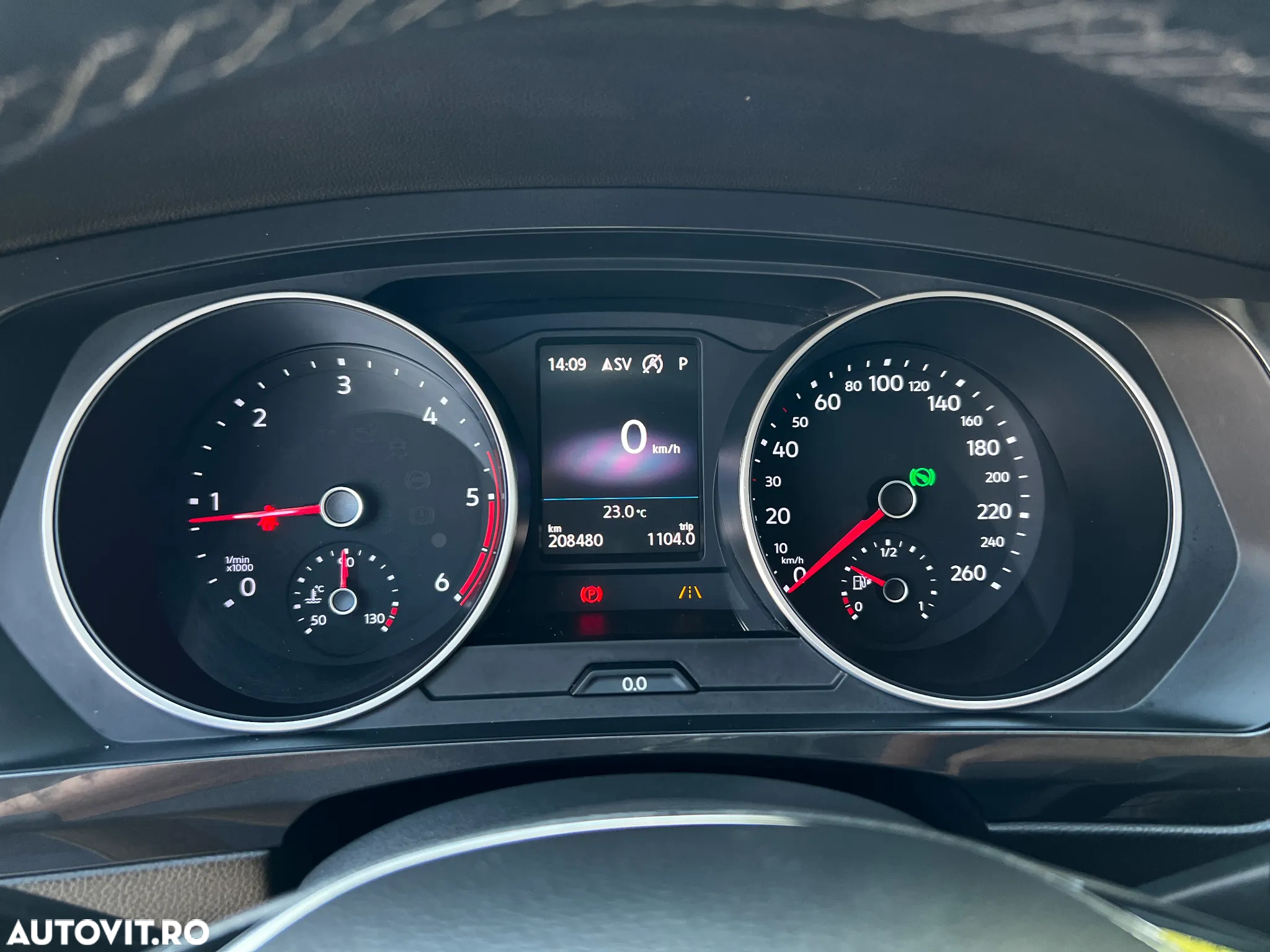 Volkswagen Tiguan 2.0 TDI SCR 4MOTION DSG R-Line - 8