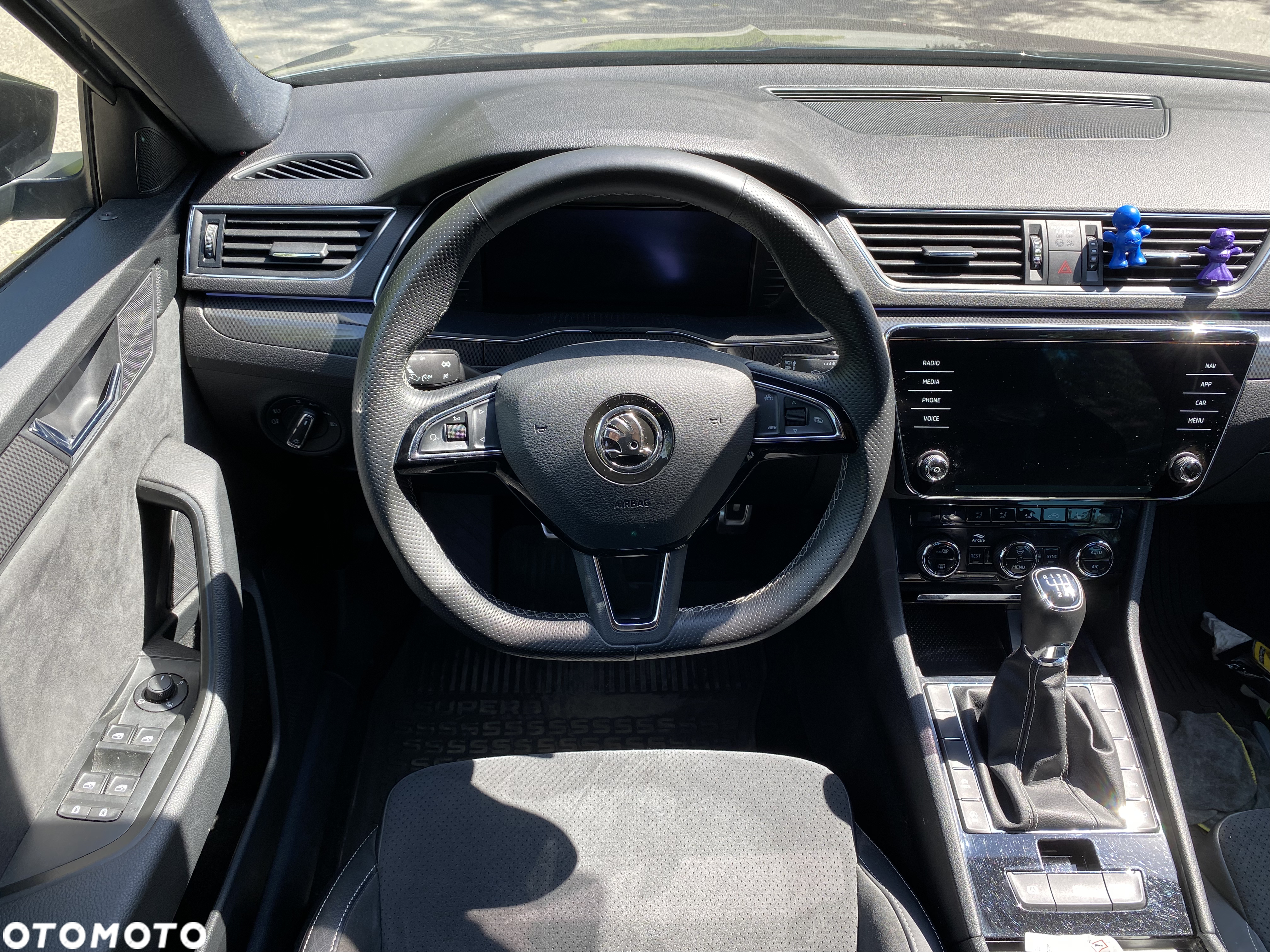 Skoda Superb 2.0 TDI Sportline - 8