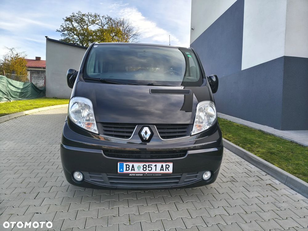 Renault Trafic Grand Passenger Black Edition - 21