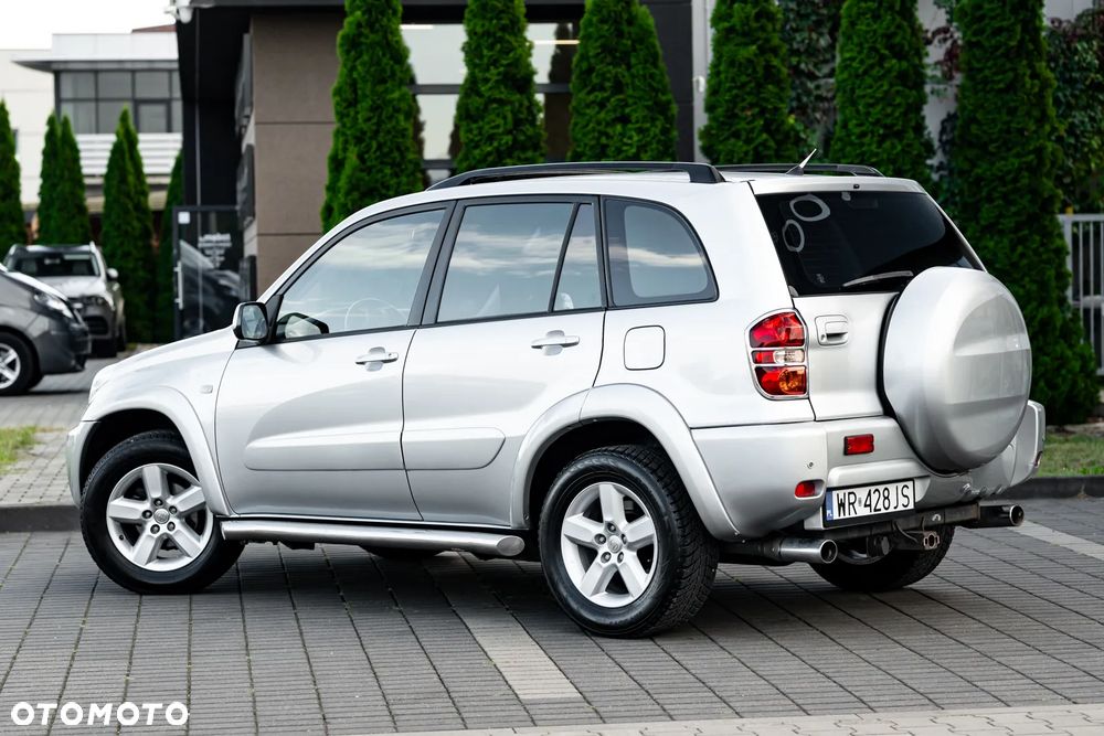 Toyota RAV4 4x4 Edition - 8