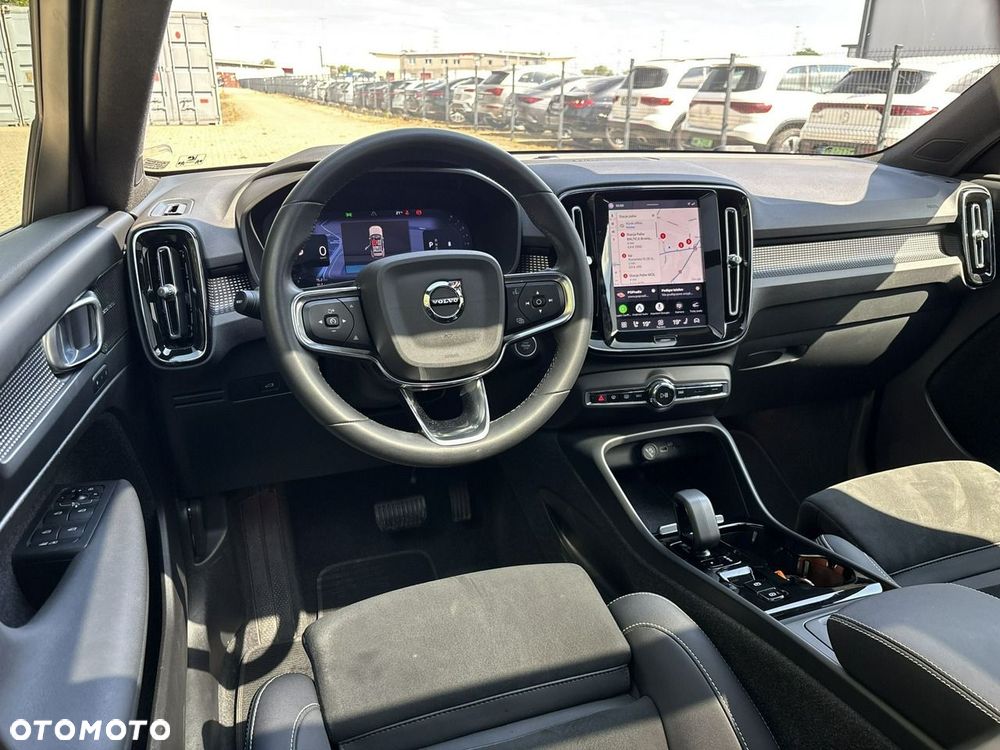 Volvo XC 40 B4 Plus Dark - 12