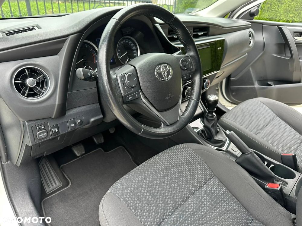 Toyota Corolla 1.6 Comfort - 22