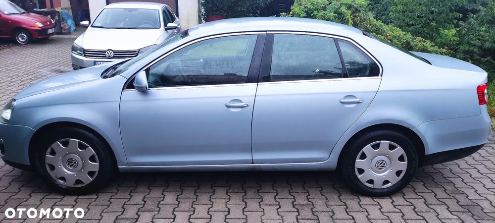 Volkswagen Jetta 1.6 Trendline - 10