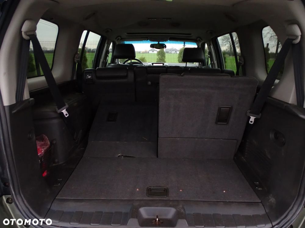 Nissan Pathfinder 2.5 DCi Elegance + - 26