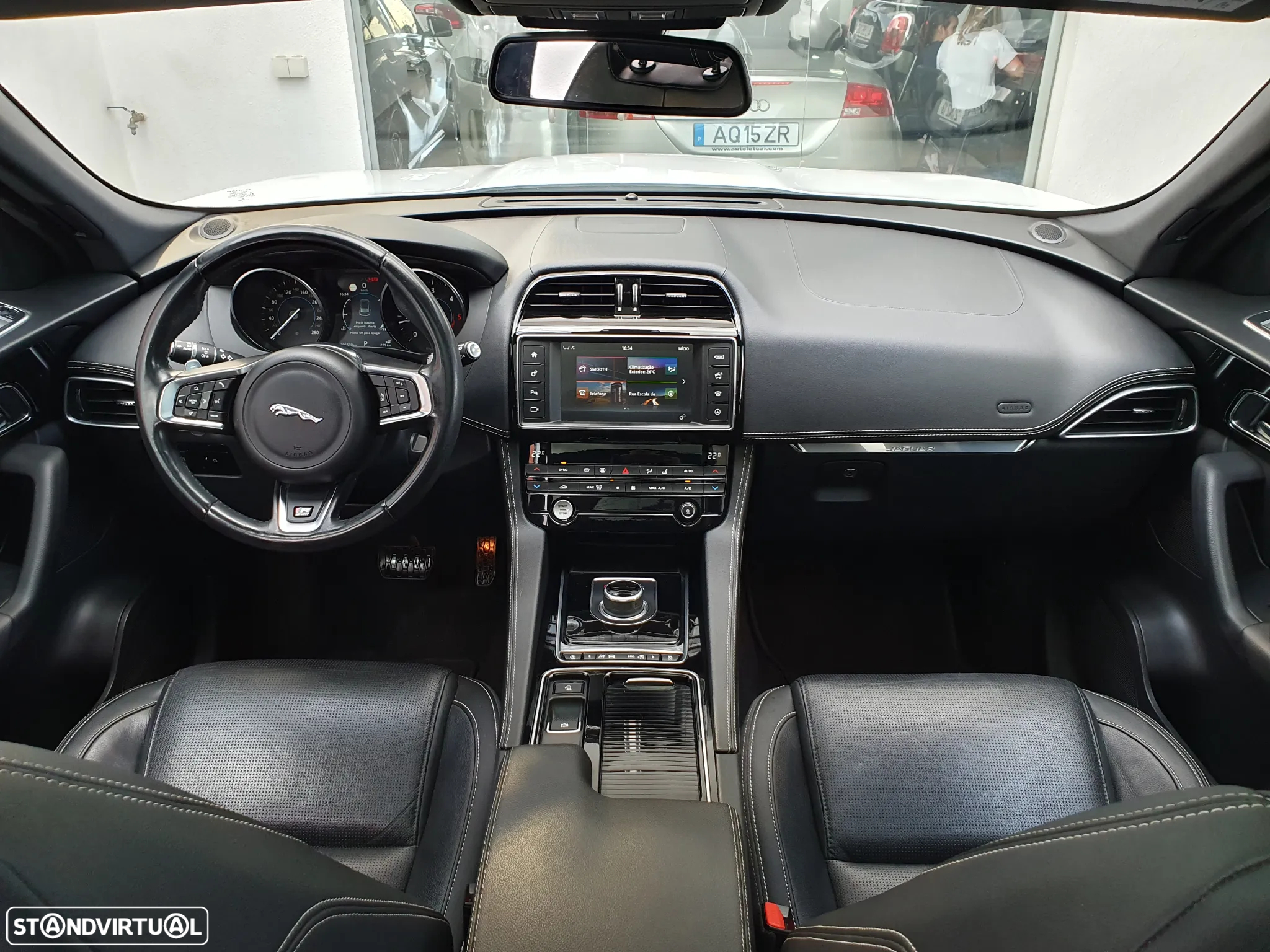 Jaguar F-Pace 20d AWD Aut. R-Sport - 30