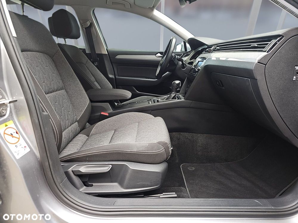 Volkswagen Passat 2.0 TDI EVO Business DSG - 12