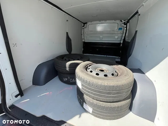 Renault Trafic - 15