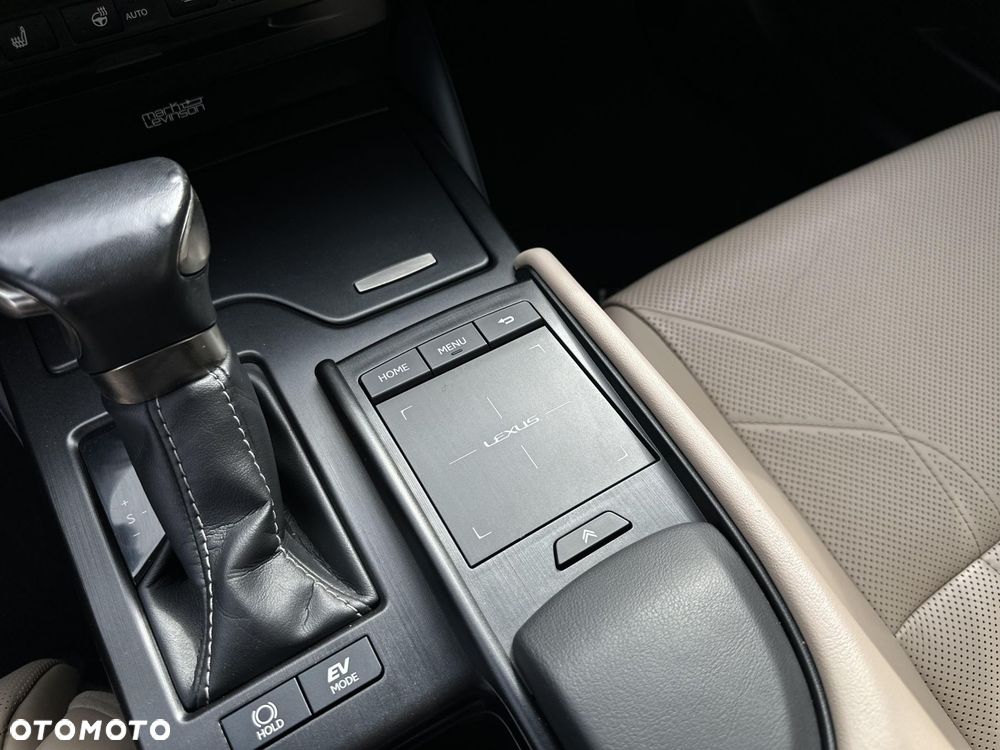 Lexus ES 300h Prestige - 17