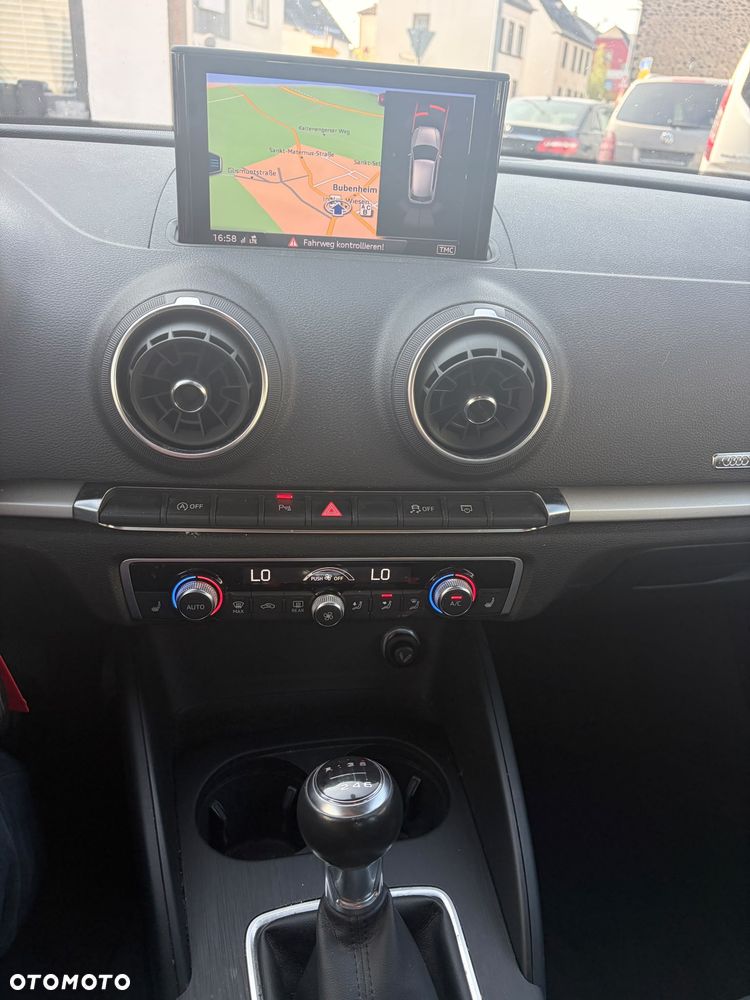 Audi A3 Sportback 30 TDI design - 17