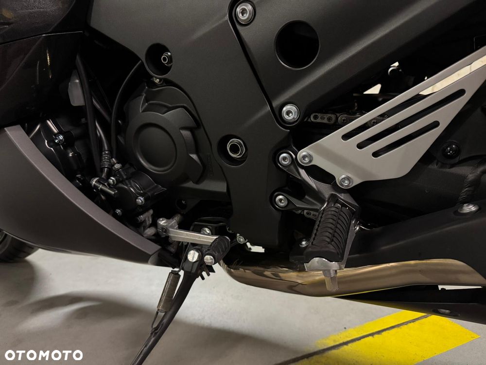 Kawasaki ZZR - 8