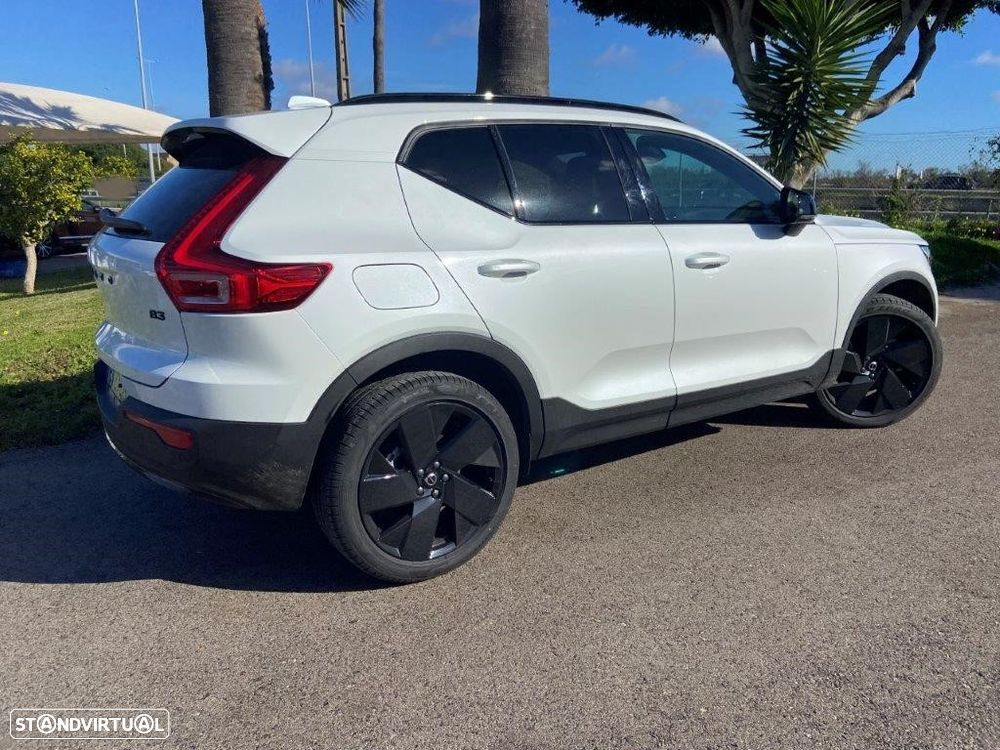 Volvo XC 40 2.0 B3 Black Edition - 2