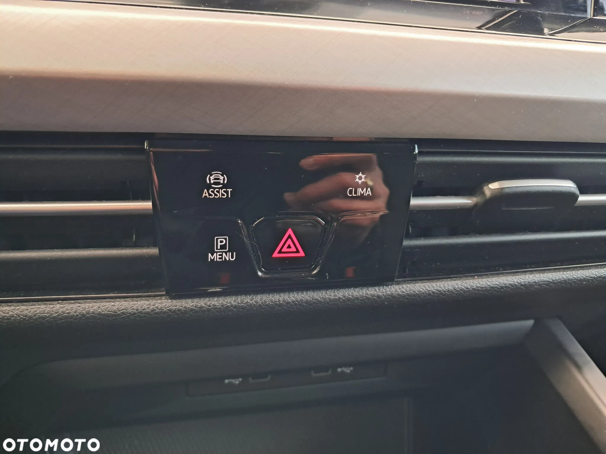 Volkswagen Golf VIII 1.5 TSI EVO Life - 25
