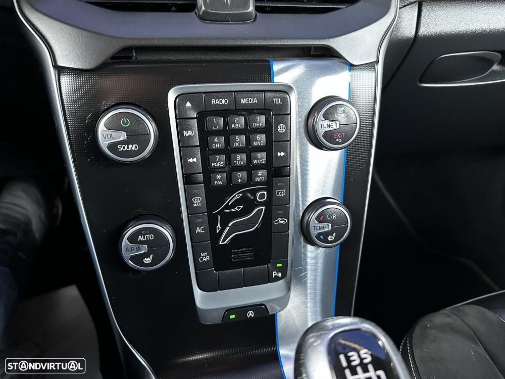 Volvo V40 2.0 D2 R-Design - 28