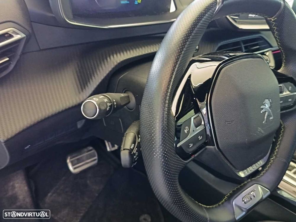Peugeot e-2008 50 kWh GT - 13