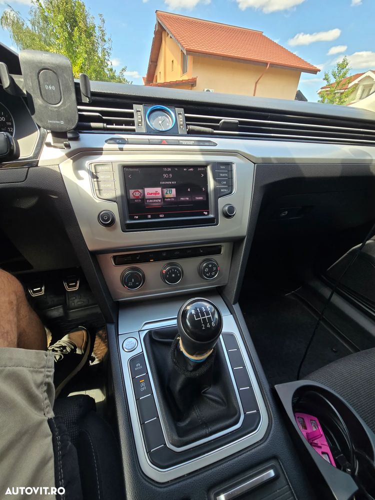 Volkswagen Passat 2.0 TDI Highline - 19