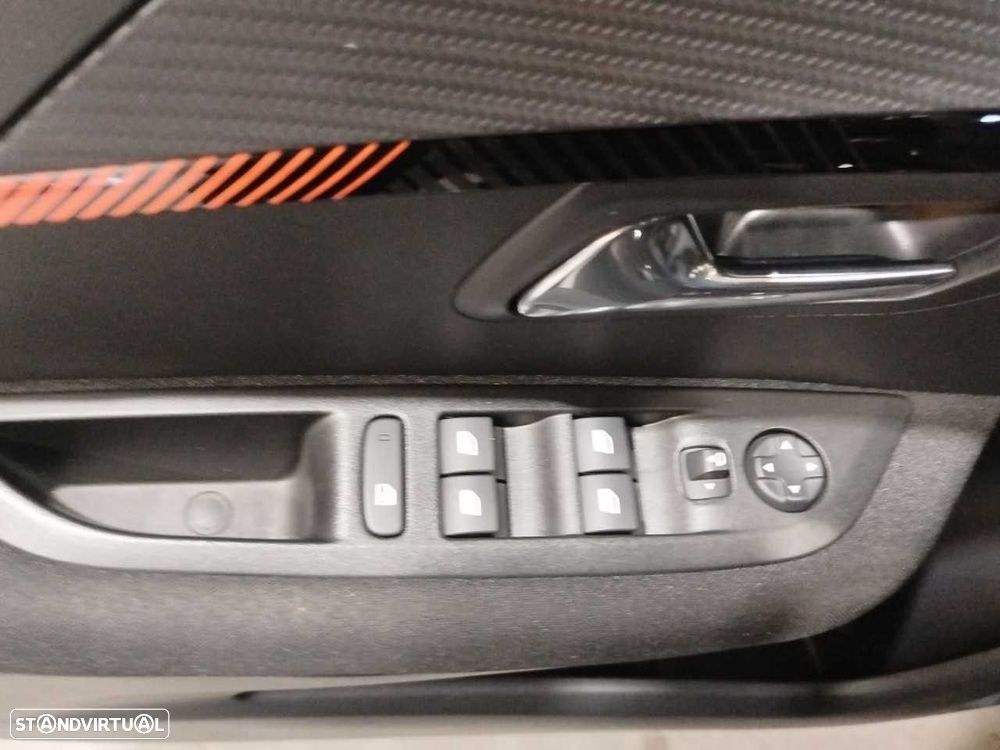 Peugeot e-208 50 kWh Active Pack - 11