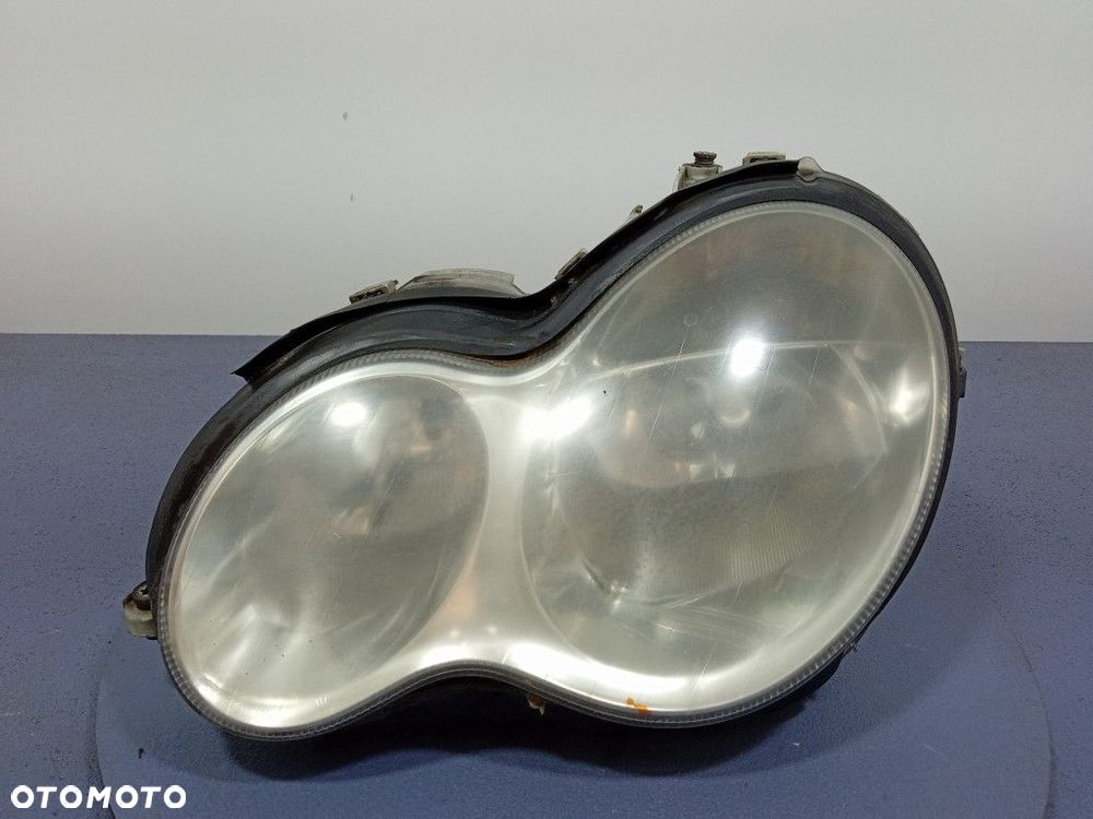 C KLASA W203 SEDAN KOMBI REFLEKTOR LEWY LAMPA EU 20-A570 - 1