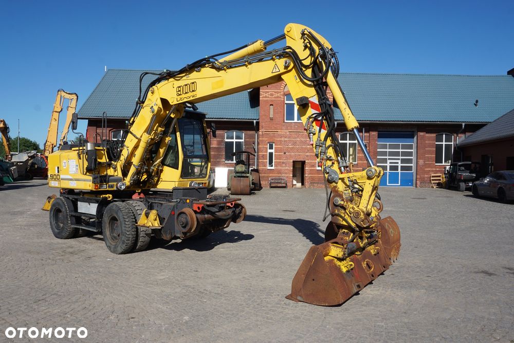 Liebherr A900C ZW Koparka dwudrożna Kolejowa - 1