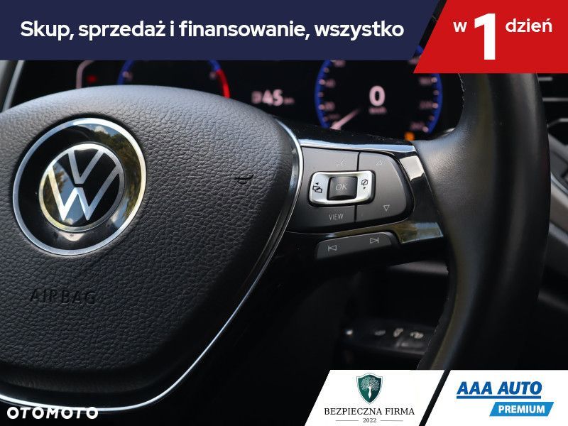 Volkswagen T-Roc - 18