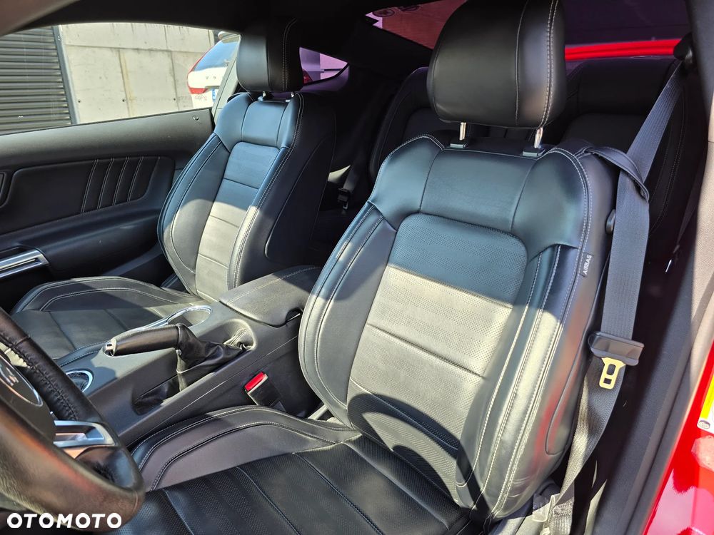 Ford Mustang - 13