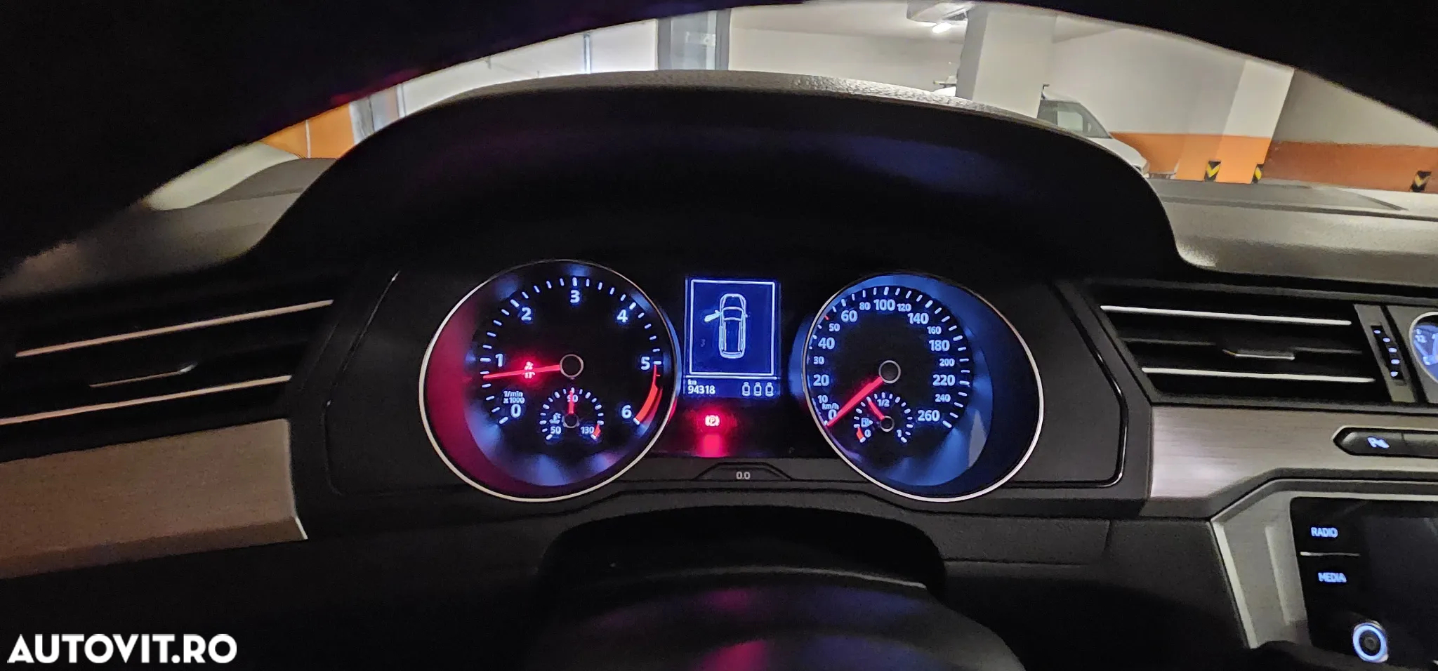 Volkswagen Passat - 4