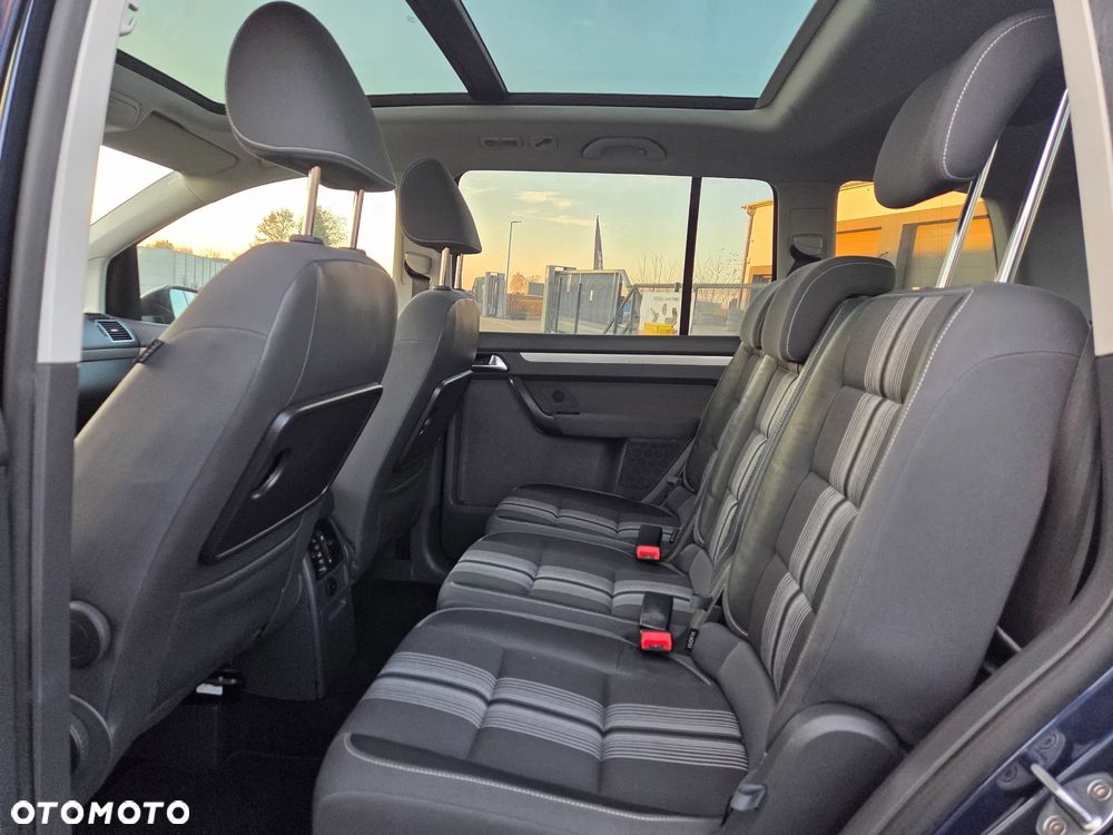 Volkswagen Touran 2.0 TDI DPF DSG MATCH - 12