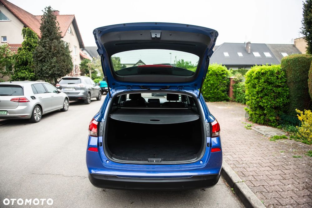 Hyundai i30 i30cw 1.4 Advantage - 14