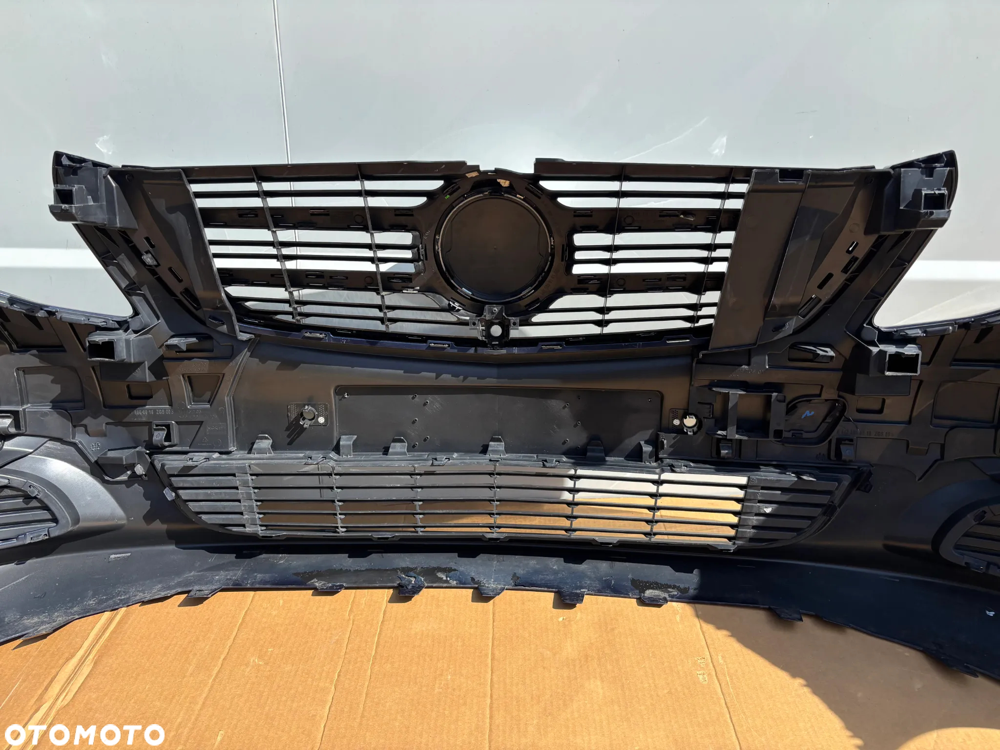 Mercedes Vito V Klasa Zderzak Przedni Grill Kratka Zderzaka Znaczek PDC Kamera Niebieski W447 447 A4478850025  A4478800283 A4478801901 A4478802001 - 11