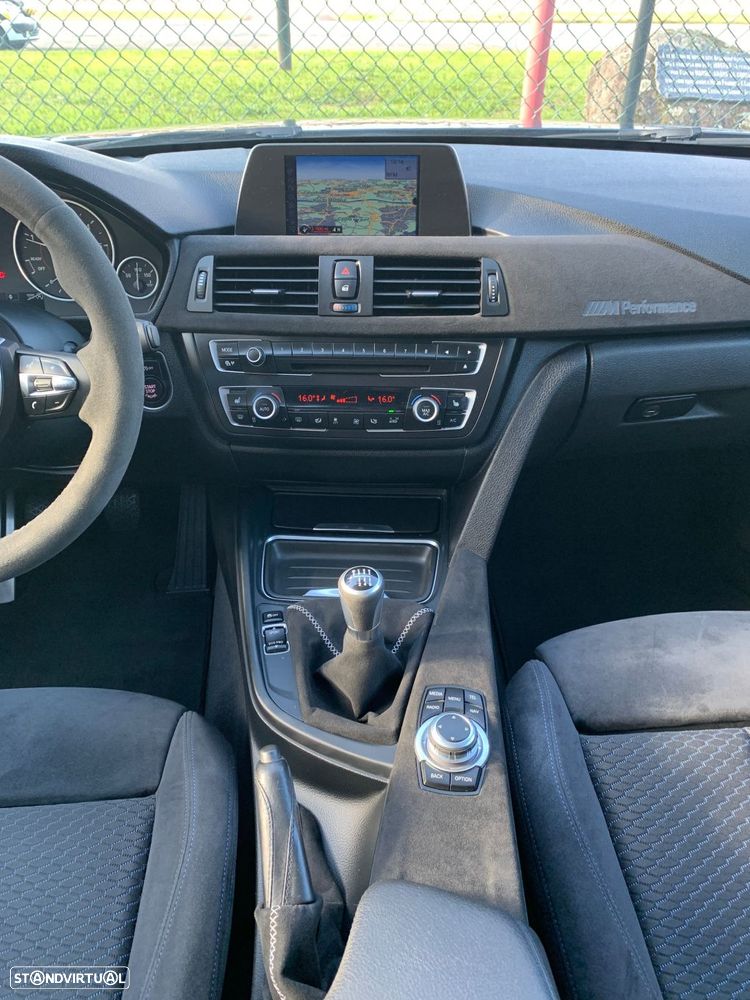 BMW 320 d Pack M - 27